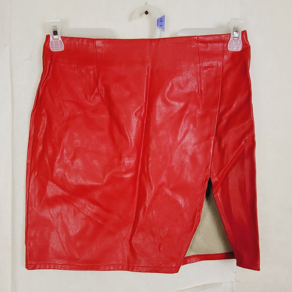 By the Way red vegan leather A line side slit mini skirt Size Medium Siren Y2K
